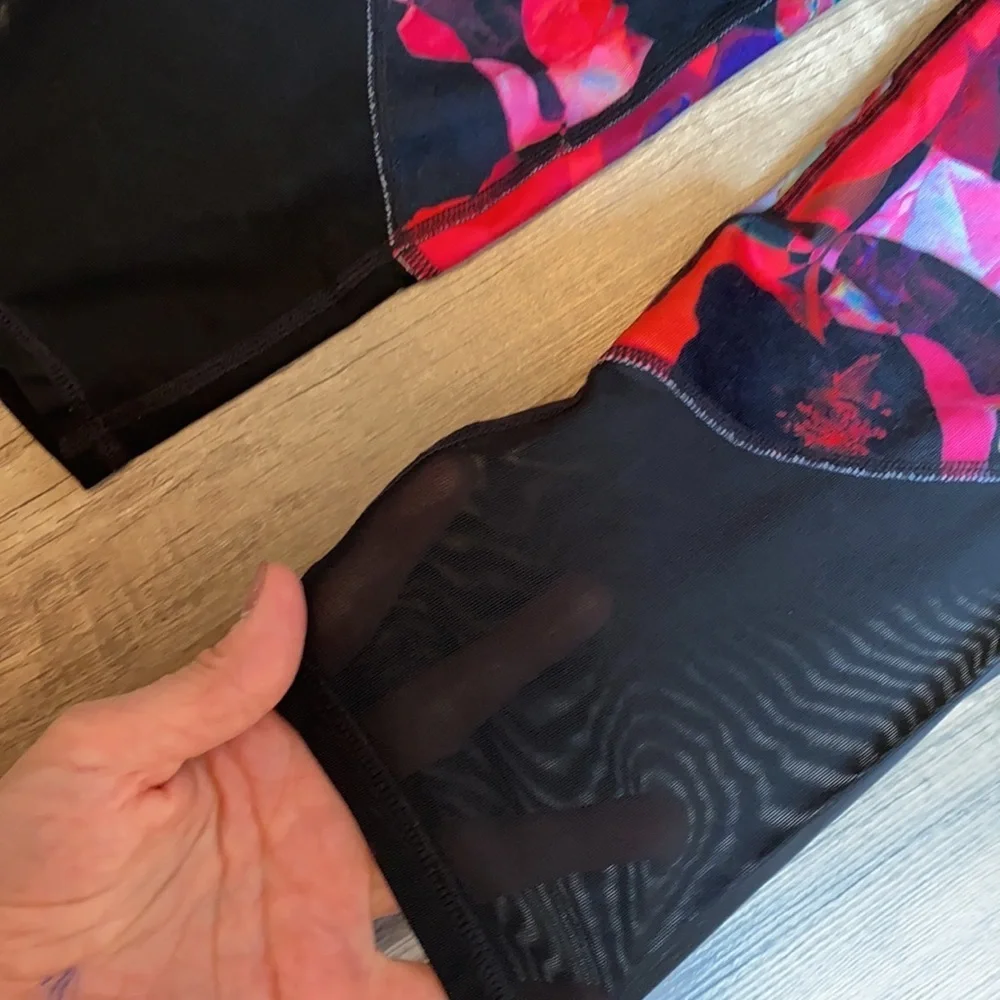 Athleta Legging Pant Mystique Chaturanga Floral Red Pink Black Size Small - Picture 7 of 9